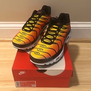 SOLD Mens Size 11 Nike Air Max Plus Sunset Pimento HF0552 001 NEW